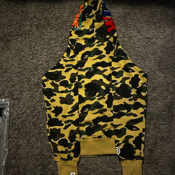 Brand new bape hoodie - Picture 2 of 7